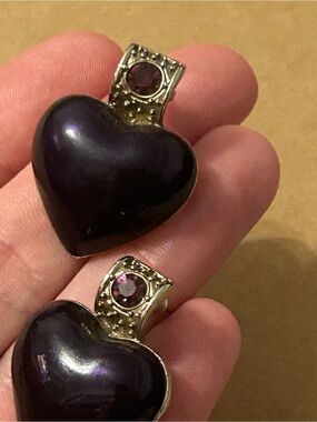 Vintage 80’s Heart Pendant Earrings in Dark Purple with Gold Accents
